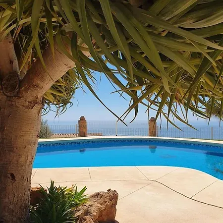 New Alquibla Gardens, Terrace & Pool アパート *